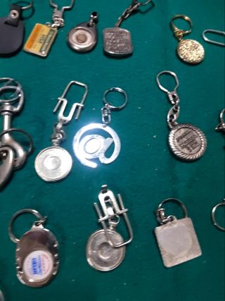 Lote de llaveros variados