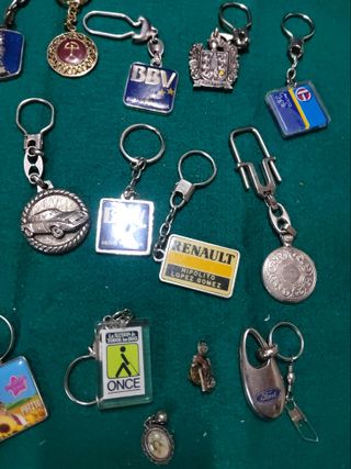 Lote de llaveros variados