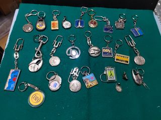 Lote de llaveros variados