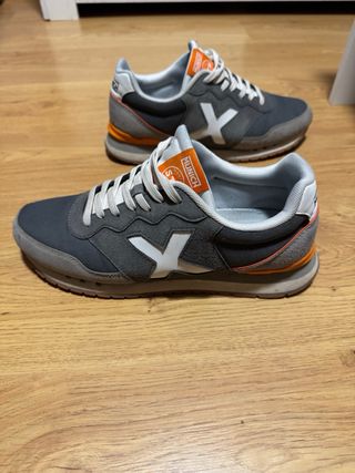 Zapatillas Munich grises y blancas