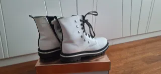 Botas blancas Pablosky usadas sólo en 2 ocasiones