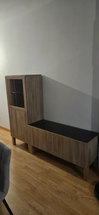 Mueble de salón madera y cristal