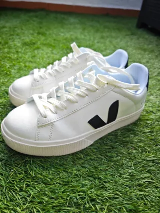 Zapatillas Veja Talla 38 Blancas y Azul Marino