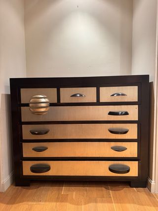 Cómoda Art Decó Negra y plateada . Planetarium