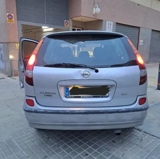 Nissan Almera TINO 2005