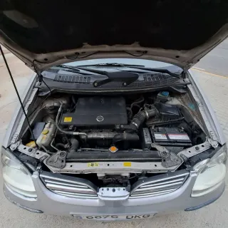 Nissan Almera TINO 2005