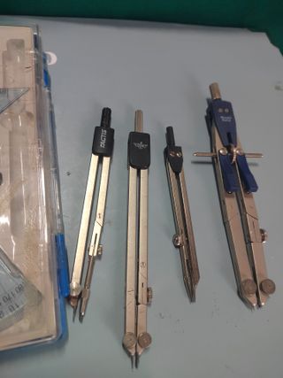 Lote de compases de dibujo