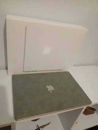 MacBook Air 15 M2 8GB RAM 256GB SSD