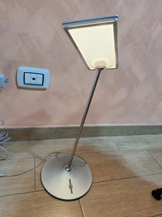 Lampada dactavolo Humanscale