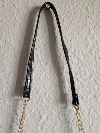 Bolso negro efecto piel cocodrilo