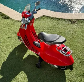 Moto Eléctrica Vespa Niños Roja 6V