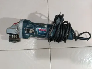 Radial Bosch GWS 700