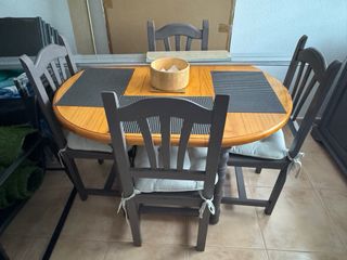 Mueble tv, mesa con sillas, mueble auxiliar, mesa