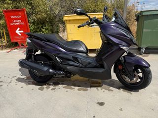 Kawasaki J300 a capricho con 20mil km y del 2016