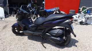 Kawasaki J300 a capricho con 20mil km y del 2016