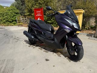 Kawasaki J300 a capricho con 20mil km y del 2016