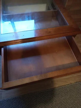 Mesa de centro madera con cajón y cristal