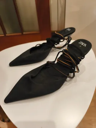 Zapatos Zara tacón bajo punta atados talla 39