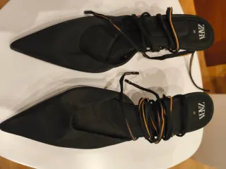 Zapatos Zara tacón bajo punta atados talla 39