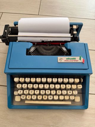 Macchina da scrivere Olivetti versione Italia 90