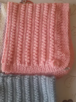 Copertina in lana fatta a mano diversi colori