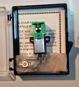 Capsula e ago per giradischi Sony con viti e dadi per il supporto del porta-ago