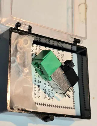 Capsula e ago per giradischi Sony con viti e dadi per il supporto del porta-ago