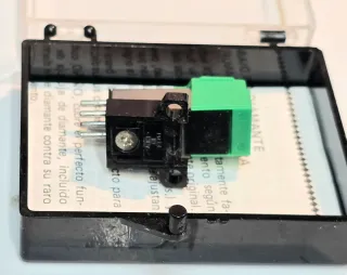 Capsula e ago per giradischi Sony con viti e dadi per il supporto del porta-ago