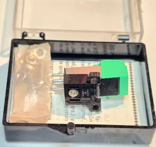 Capsula e ago per giradischi Sony con viti e dadi per il supporto del porta-ago