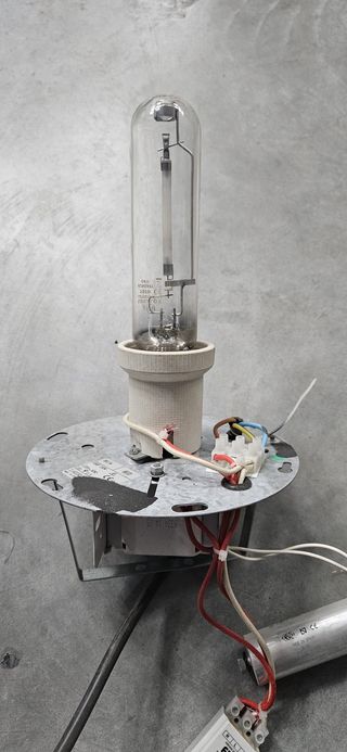 LOTE DE LAMPARAS DE HALOGENURO METALICO Y VAPOR