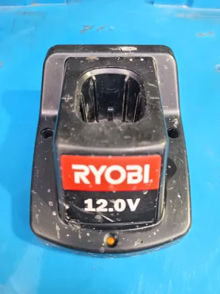 Base Cargador Batería Ryobi 12V
