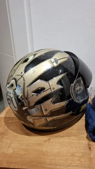 Casco de motoscc