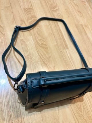 HOY 24€ Bolso cuero verde diseño serpiente- Nuevo