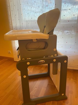 Trona Jane convertible en mesa y silla