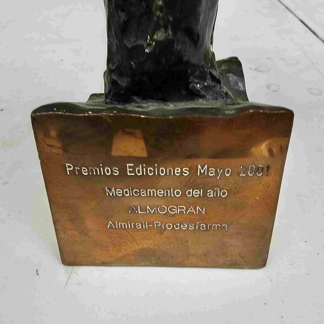 ESCULTURA DE BRONCE MACIZO ARBOL PREMIOS MAYO