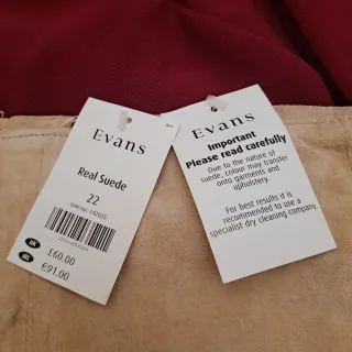 Falda de piel East Coast Talla grande. Beige/Oro