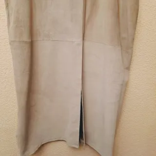 Falda de piel East Coast Talla grande. Beige/Oro