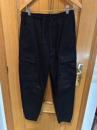 Pantalones joggers PULL&BEAR negros talla S