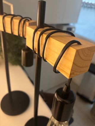 Lámparas de mesa metal y madera