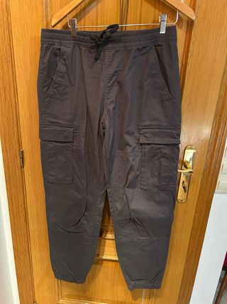 Pantalones joggers PULL&BEAR grises talla M