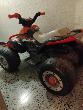 Moto eléctrica infantil Peg-Perego