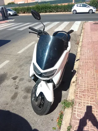 Yamaha NMAX - ¡Como Nueva!
