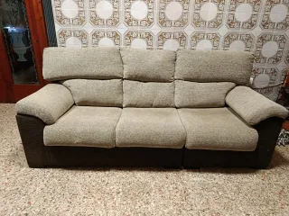 Sofá 3 plazas beige y marrón