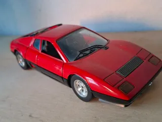 Modellino auto sportiva rossa Burago