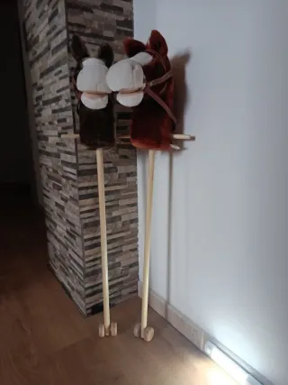 Caballitos de juguete con ruido