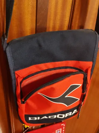 Bandolera Diadora Roja