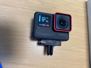 Insta360 Ace + custodia + batteria