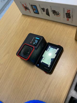 Insta360 Ace + custodia + batteria