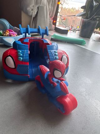 Juguete Spiderman con Moto
