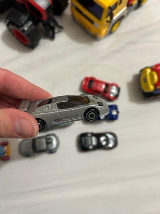 Lote 11 coches: 2 grandes y Hot Wheels